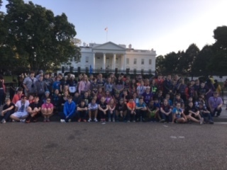 students in front of the White House